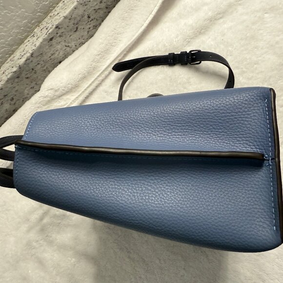 Coach Willow 24 - Picture 4 of 9